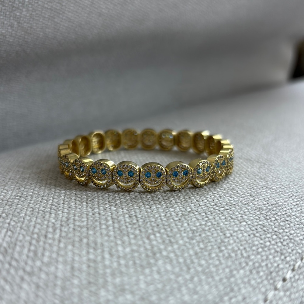 LISA GOZLAN Pavé Happy Face Bracelet (aqua)